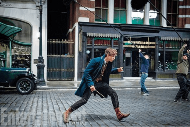 В сеть попали первые фото со съемок нового фильма о Гарри Поттере