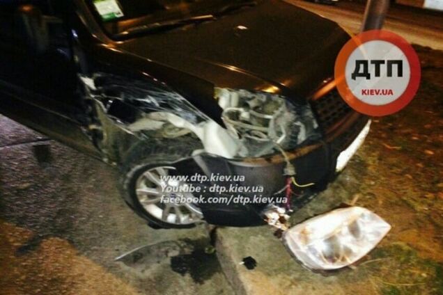 Очередное ДТП в Киеве: 'Москвич' ударил Fiat и перевернулся