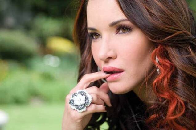 36-летняя звезда сериала 'Клон' погибла в ДТП вместе с мужем