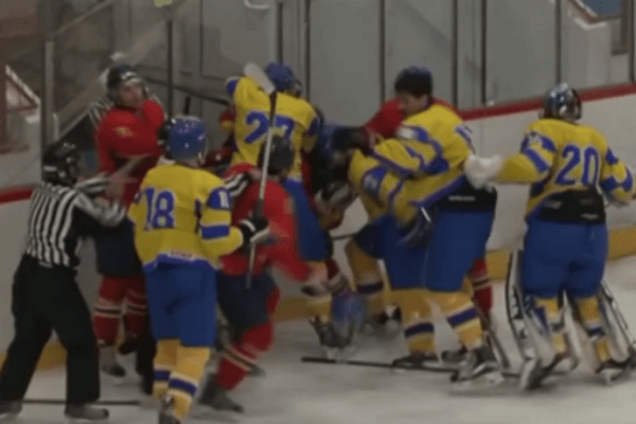 Игроки сборной Украины подрались с румынскими хоккеистами на турнире в Галаце