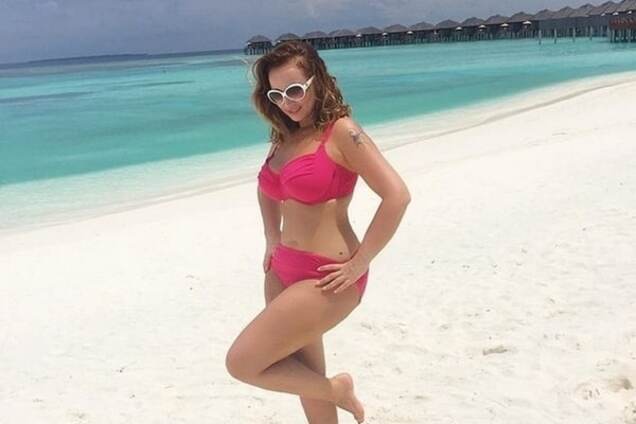 Чехова показала пикантное фото в купальнике