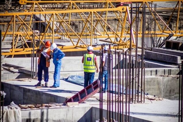 Строители стадиона ЧМ-2018 в России попали в больницу