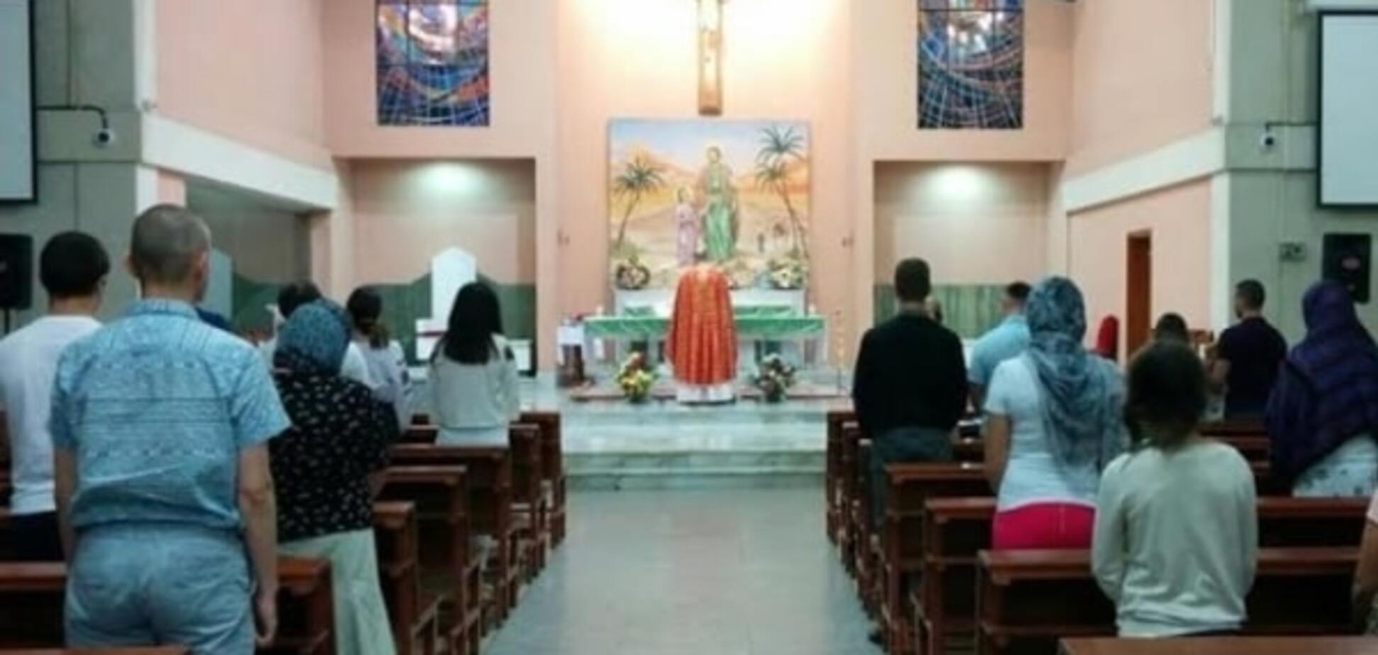 В столице ОАЭ будут править службы на украинском языке