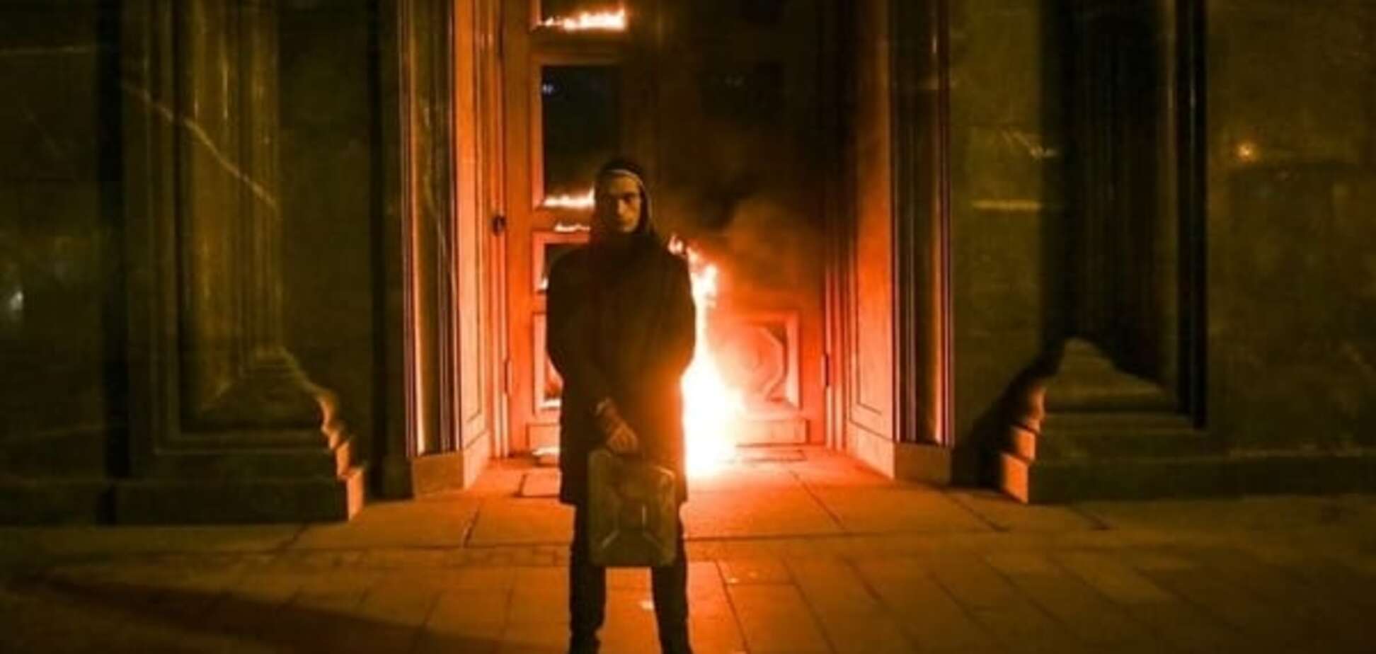 Горящая ФСБ: приближается сакральный для России 17-й год - блогер