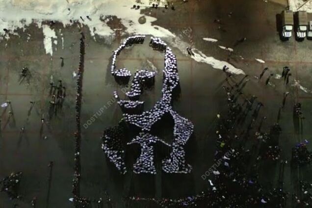 И Путин с дыркой в голове