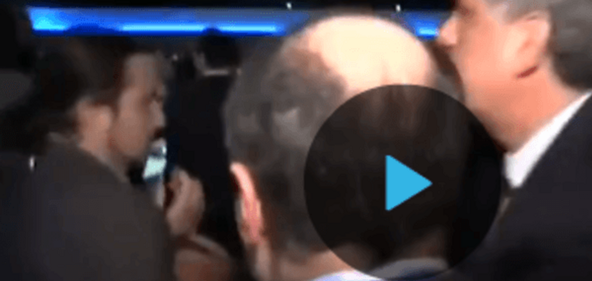 В Париже 'гавкающего' журналиста LifeNews вытолкала охрана Эрдогана: видеофакт