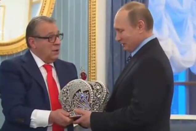 Очень приятно, царь: Путина попытались короновать