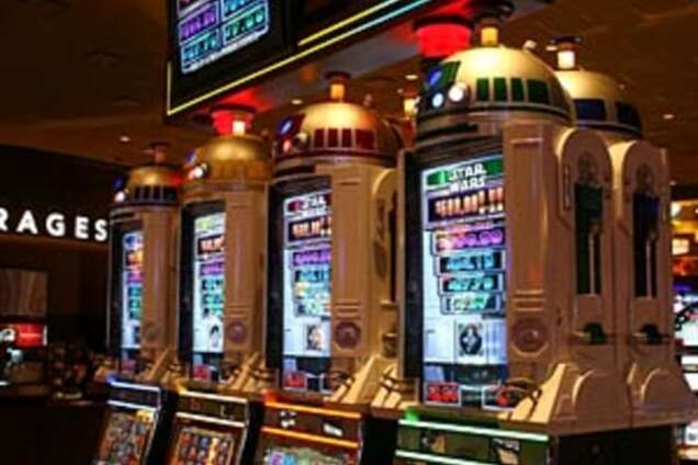 Однорукие бандиты: кто заработает на азарте украинцев