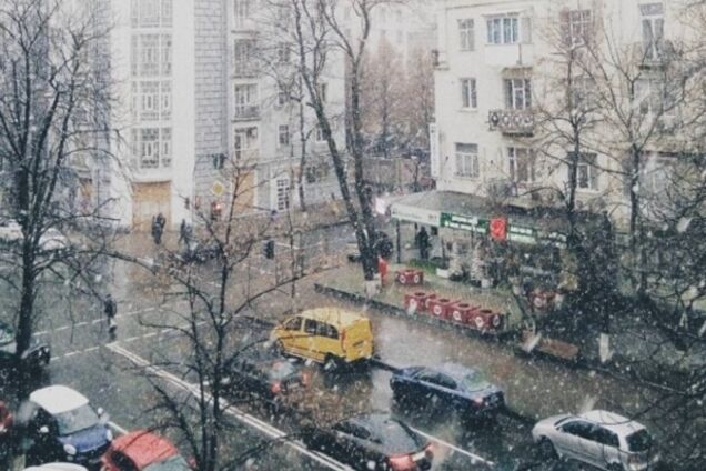 В Киеве сильный снегопад: КГГА обратилась к водителям