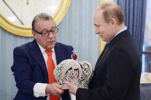 Дві реальності: в соцмережах порівняли світи Путіна і Порошенко