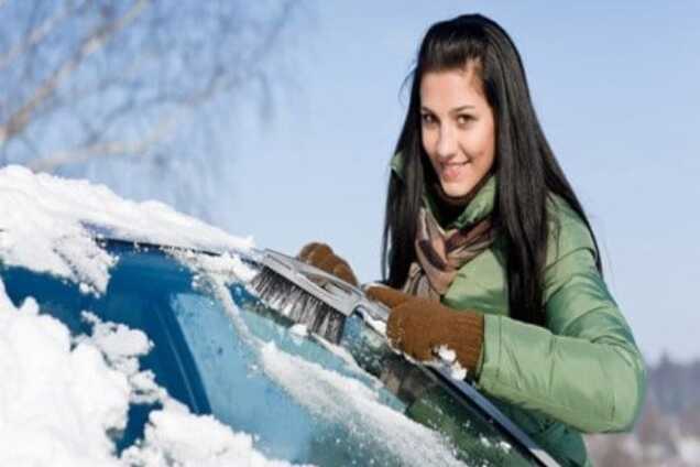 Поради водіям: топ-5 речей, без яких не обійтися в автомобілі взимку