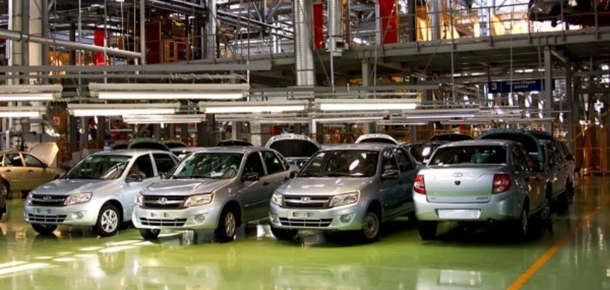 'АвтоВаз' из-за кризиса закрывает дочерние производства
