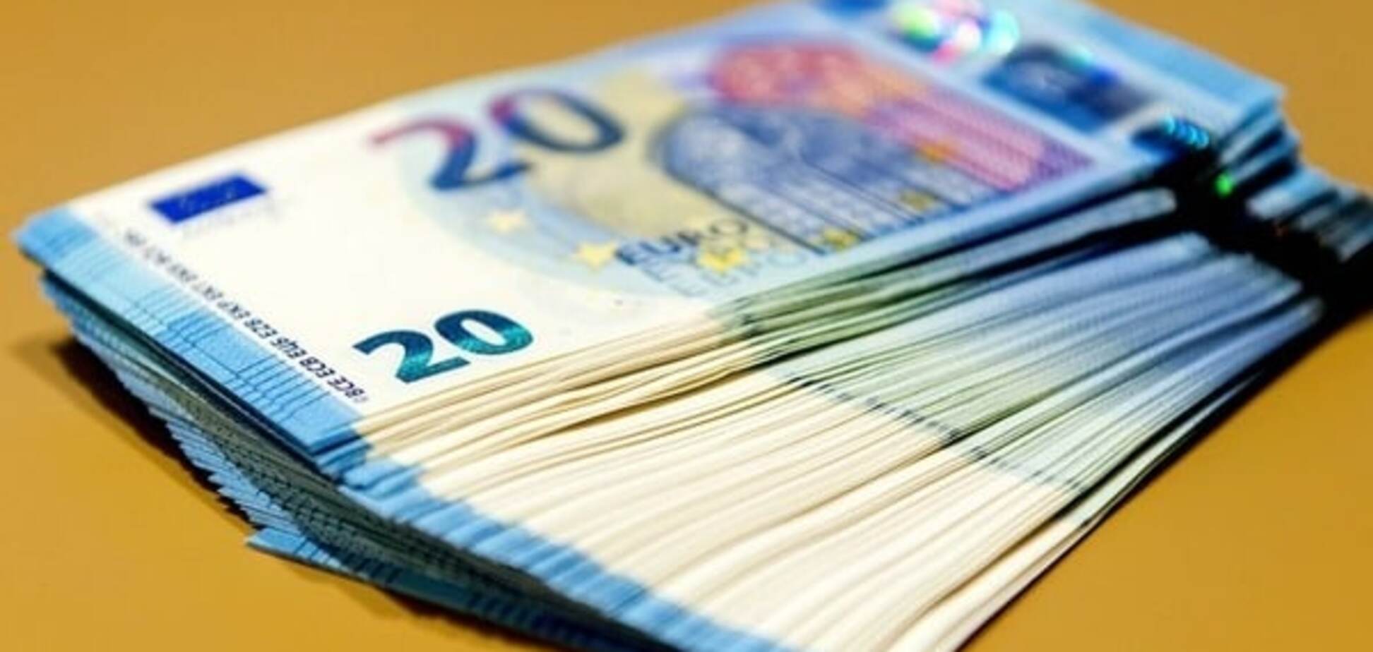 Переменный успех: евро возобновил рост