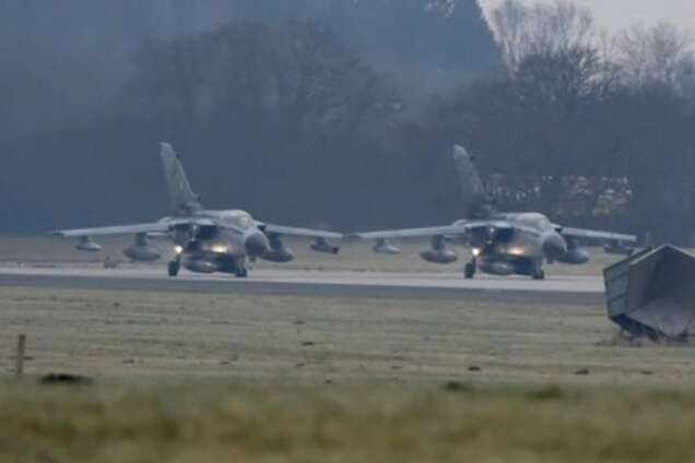 Германия отправила первые самолеты в Сирию: опубликованы фото и видео