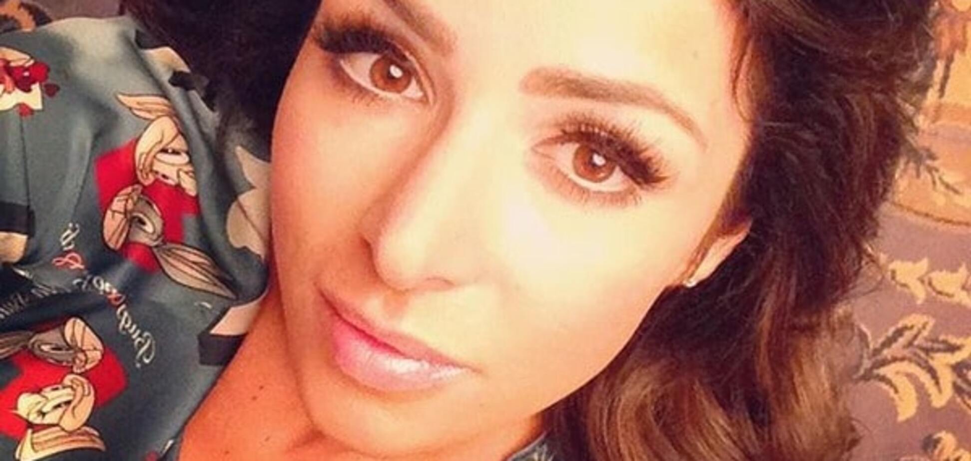 Застукали на горячем: Злата Огневич развлекалась под новогодней елкой