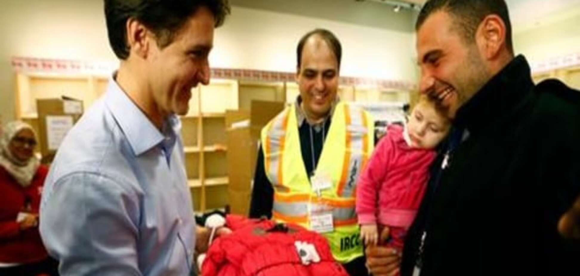 Перший урядовий літак з сирійськими біженцями прибув до Канади