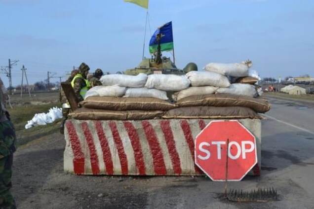 Блокада Крыма: активисты пригрозили акциями в случае бездействия Рады