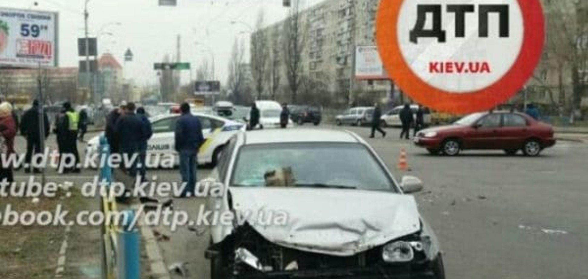 В Киеве Kia протаранил Hyundai: опубликованы фото