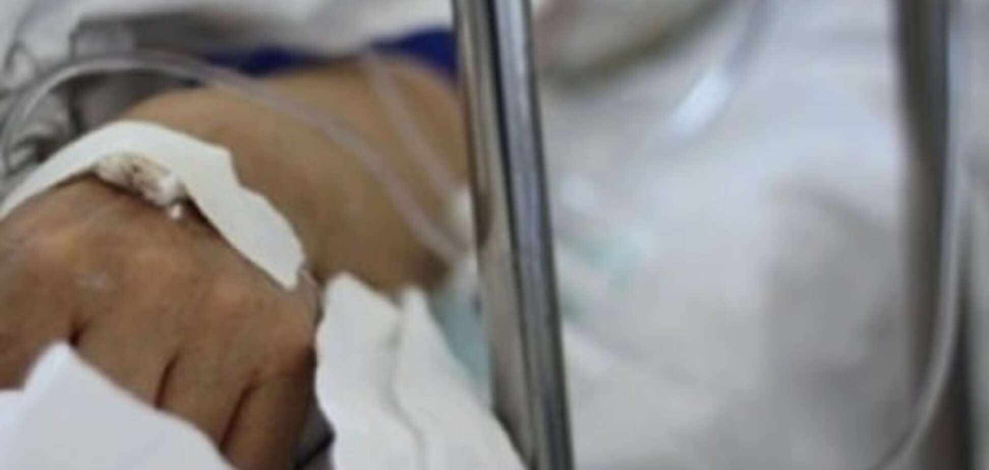 В Киеве врачи борются за жизни троих парней, которые получили страшные ожоги на поезде