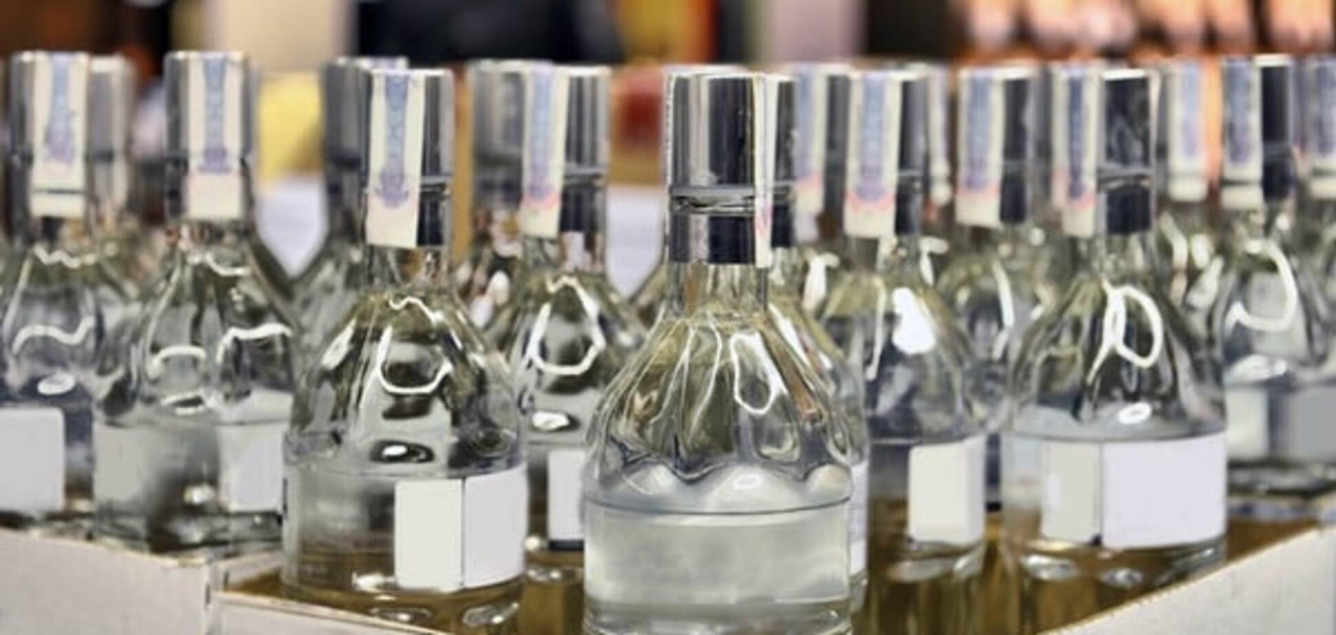 Жизнь налаживается: оккупанты в Крыму разрешили продажу водки
