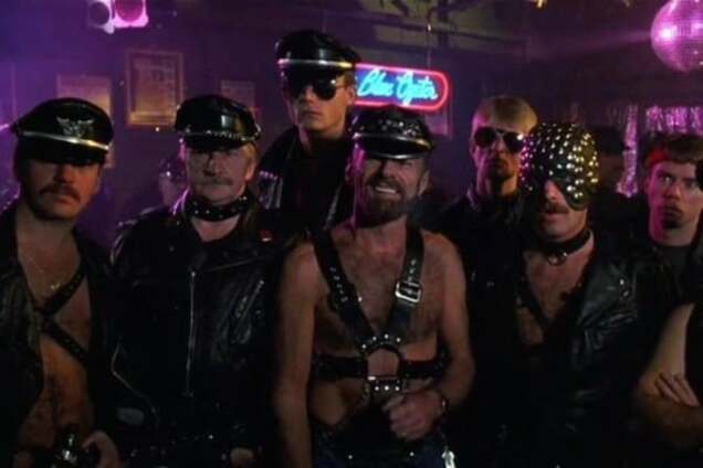 'Полейте их из водомета': соцсети высмеяли 'милицейский майдан'