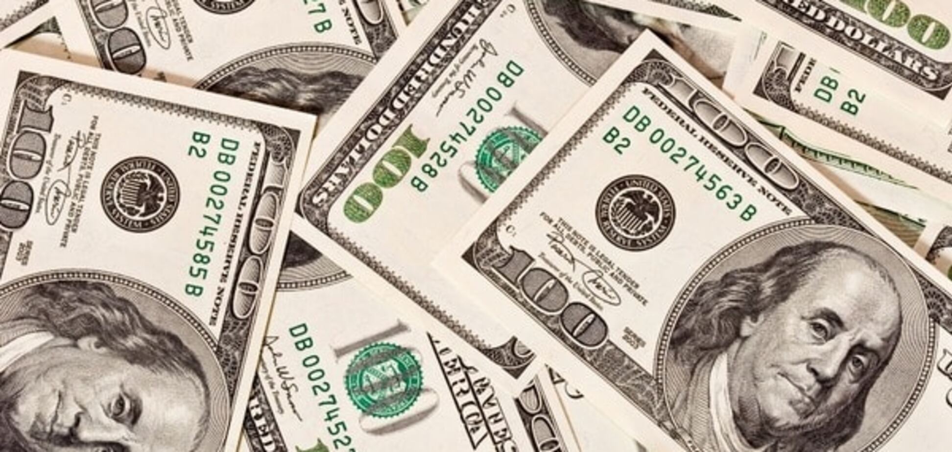 Названа валюта, которая будет сильнее доллара в 2016 году