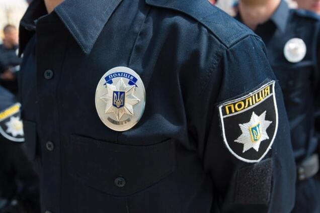 Во Львове харьковский милиционер бросался на копов и махал ногами 