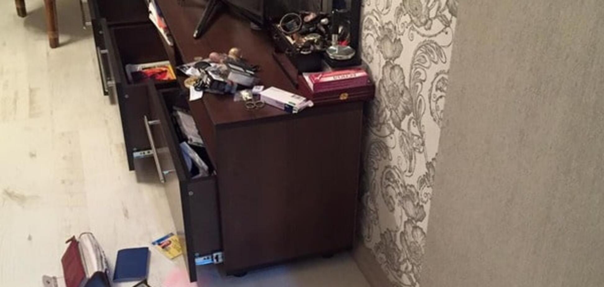 Приехала из командировки: неизвестные вломились в квартиру народного депутата