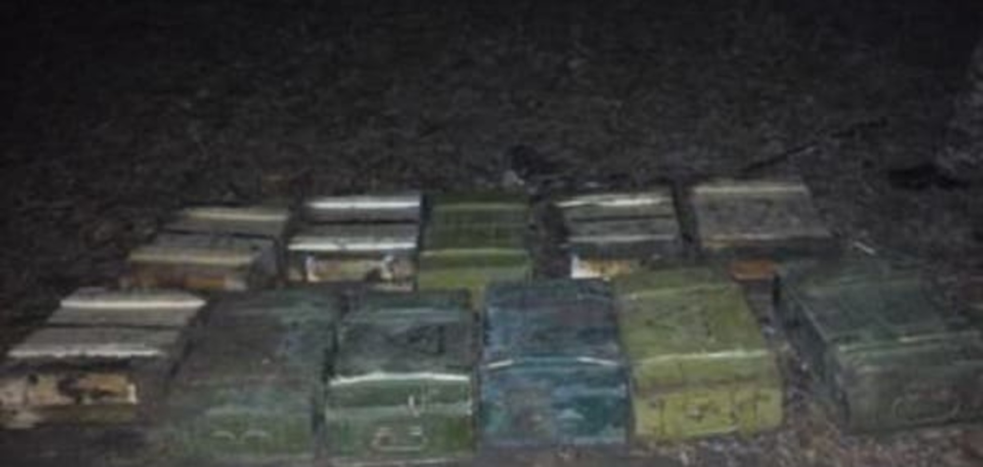 Из России с любовью: под Северодонецком нашли арсенал оружия. Опубликованы фото и видео