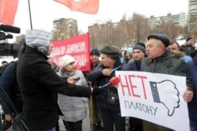 Российские дальнобойщики добрались до Путина