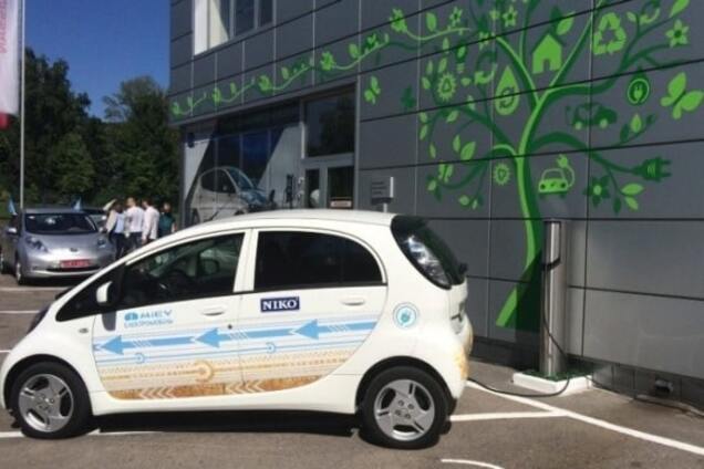 Дармовой ток: во Львове открыли бесплатные заправки для электрокаров