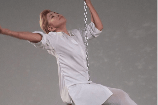 А-ля Майли Сайрус: Любовь Успенская взобралась на огромный шар