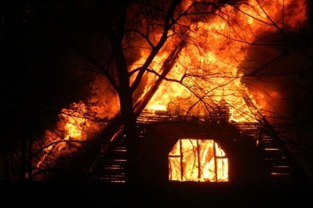 В Киеве дотла сгорел ресторан: все подробности, фото, видео