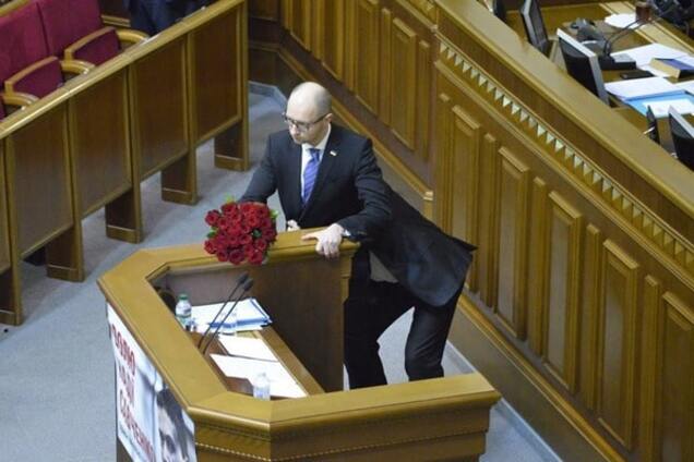 Кролик без пасхальных яиц: украинцы спрогнозировали продолжение конфликта Барны и Яценюка