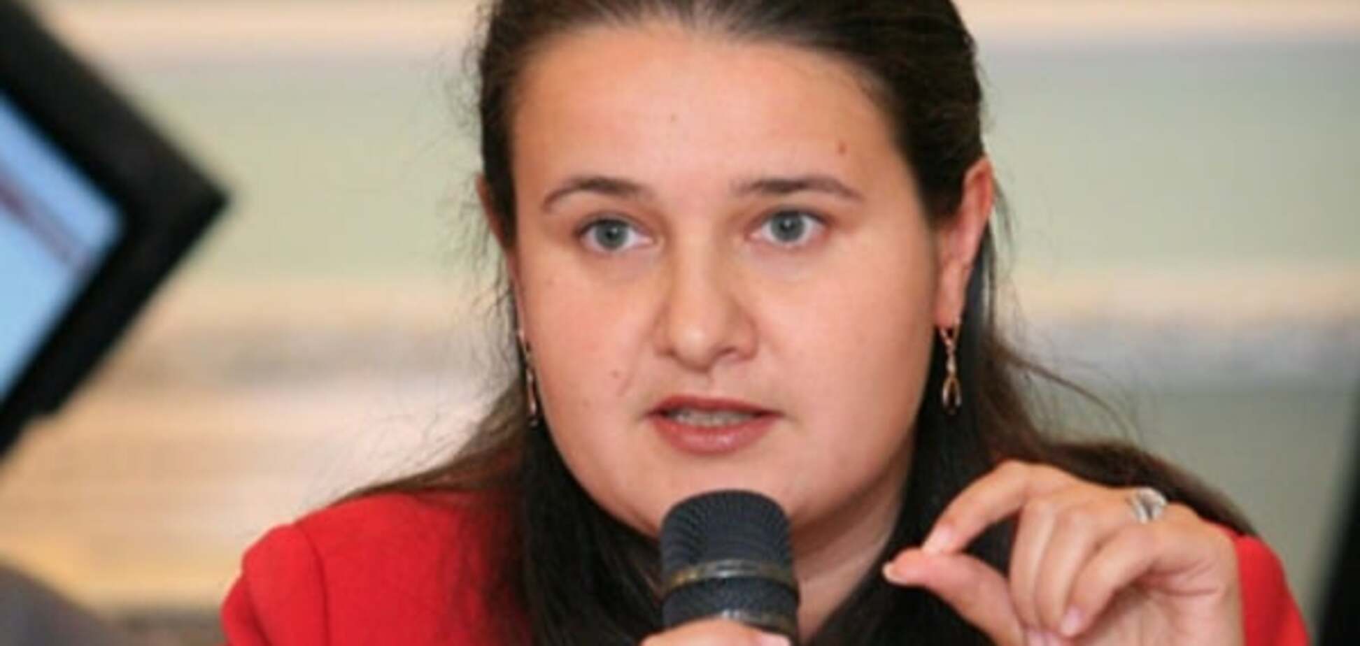 Заместитель Яресько заработала на ликвидации банка Клюевых - СМИ