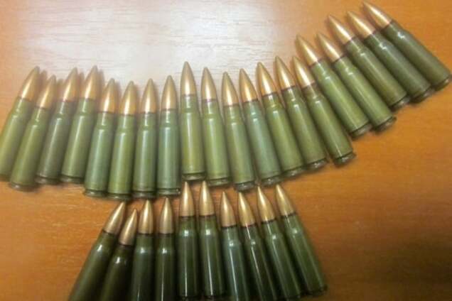 В киевском метро задержали пассажира с рюкзаком патронов