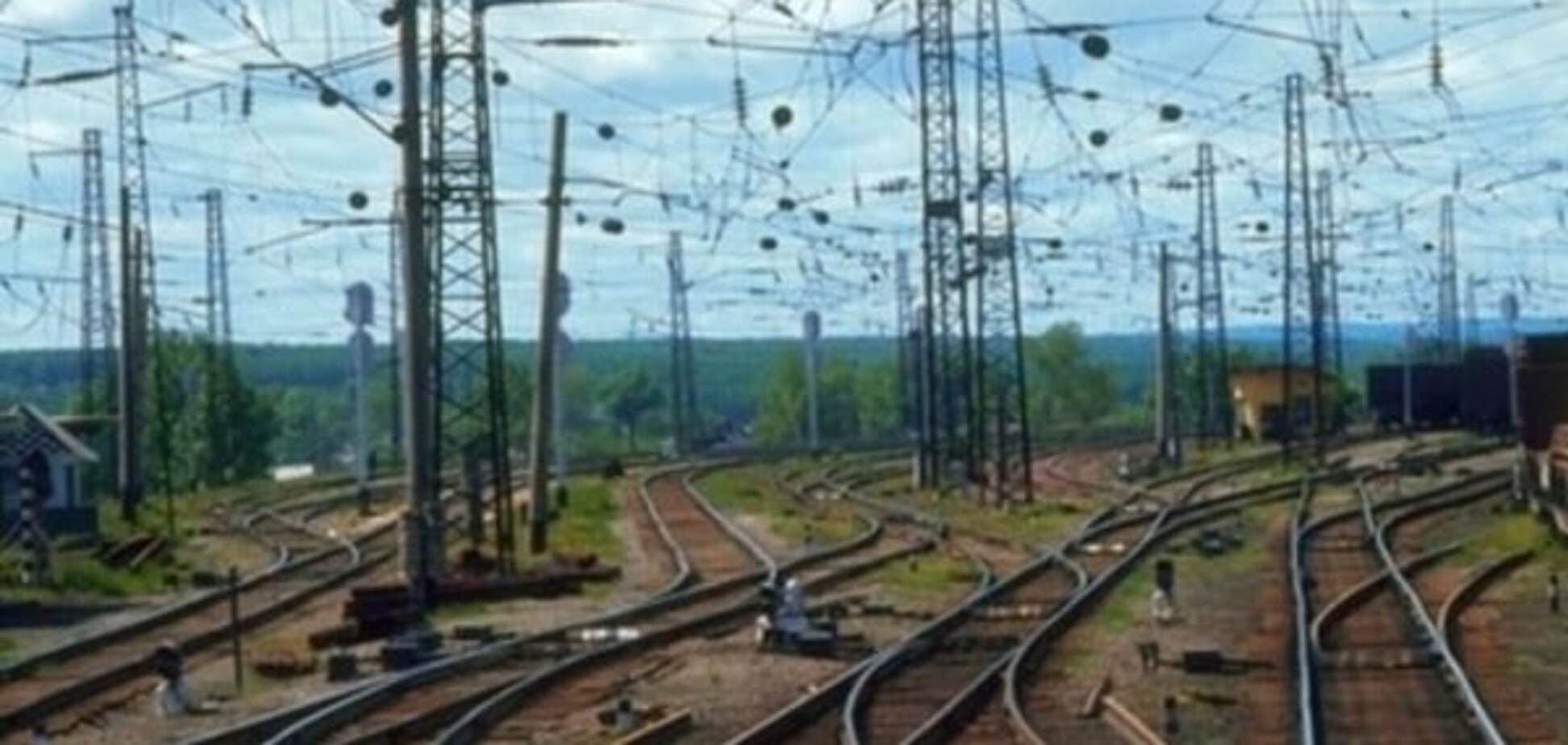 Железнодорожные тарифи нельзя повышать в ущерб экономике – Козырь