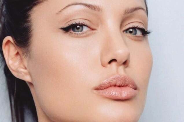 Анджелина Джоли напугала поклонников болезненной худобой