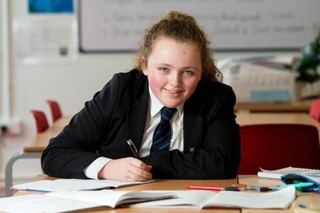 Бедная девочка из цыганской семьи превзошла по уму Эйнштейна