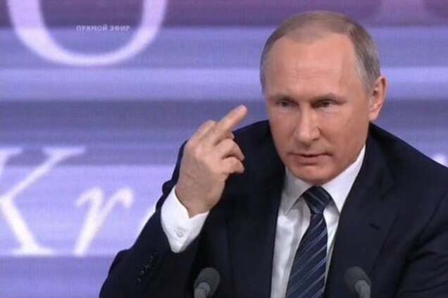 Неприличный ответ на все вопросы: палец Путина взорвал соцсети. Опубликовано фото
