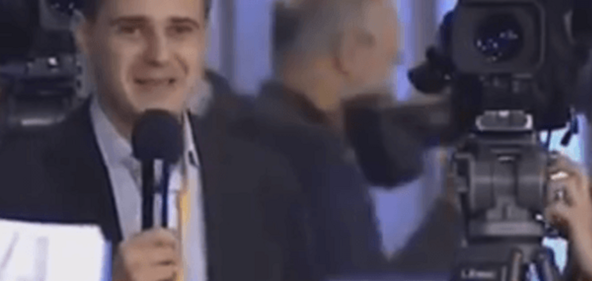 Шоу подхалимов: в сети показали топ-7 самых нелепых обращений журналистов к Путину. Видеофакт