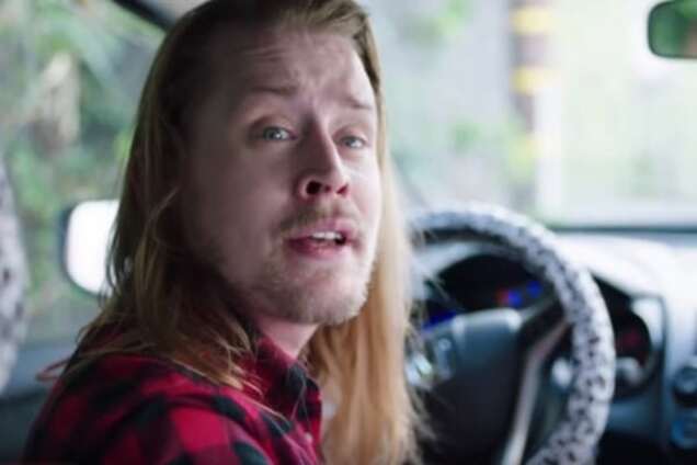 Стряхнули пыль: Маколей Калкин снова сыграл героя фильма 'Один дома'