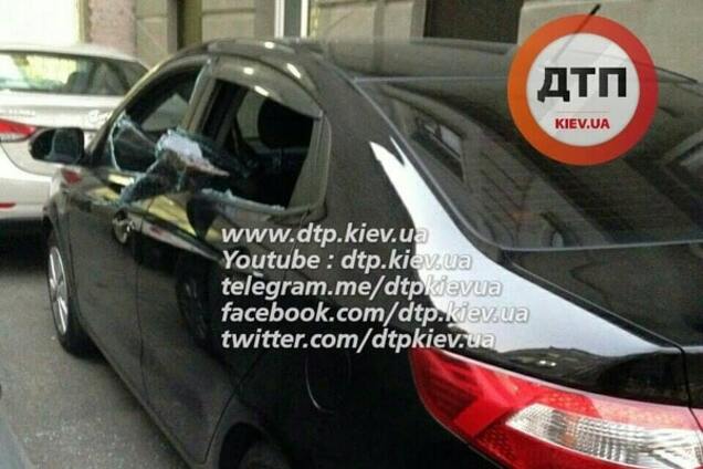 Вооруженное ограбление автомобиля в Киеве: стали известны подробности