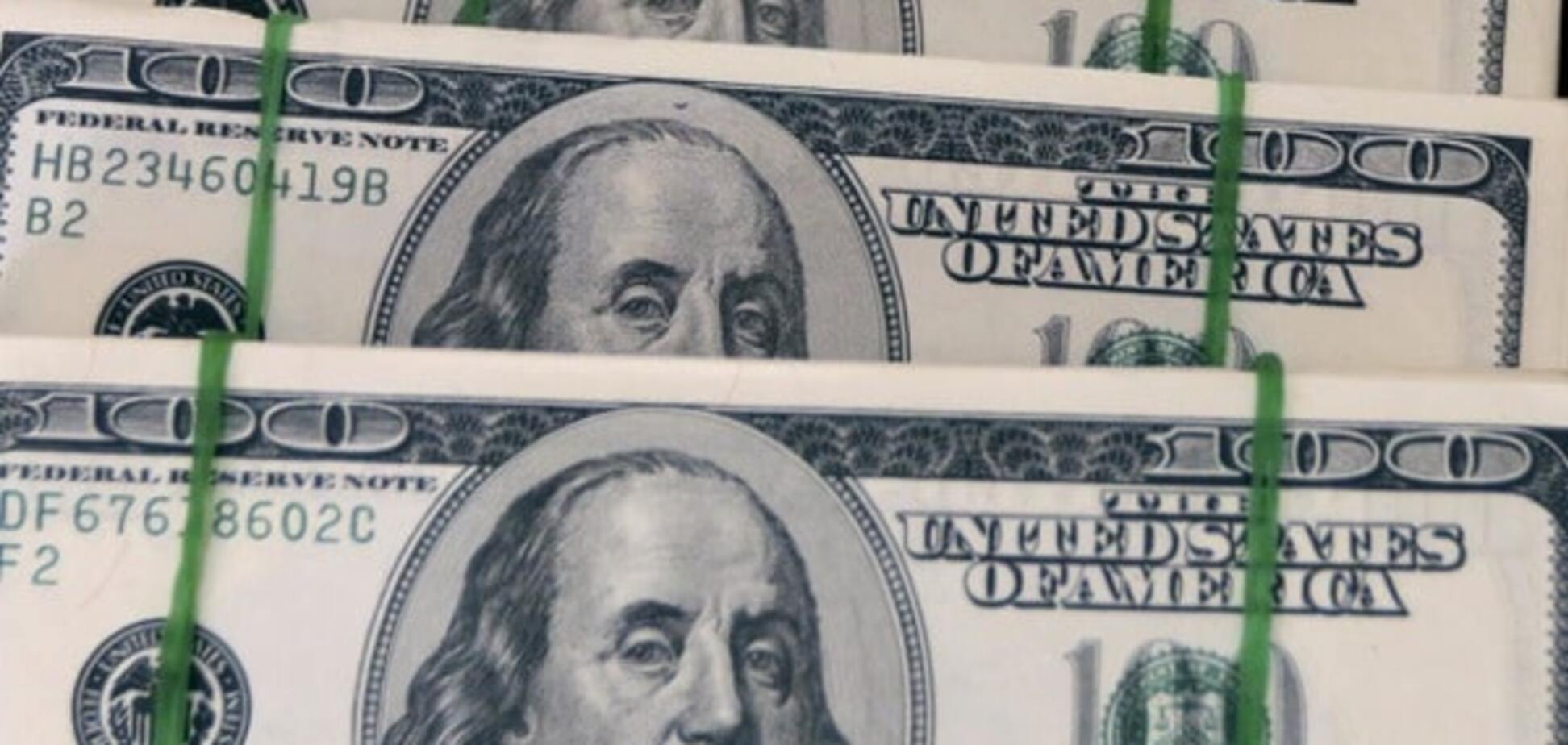 Непредсказуемая валюта: доллар и евро разошлись по курсу
