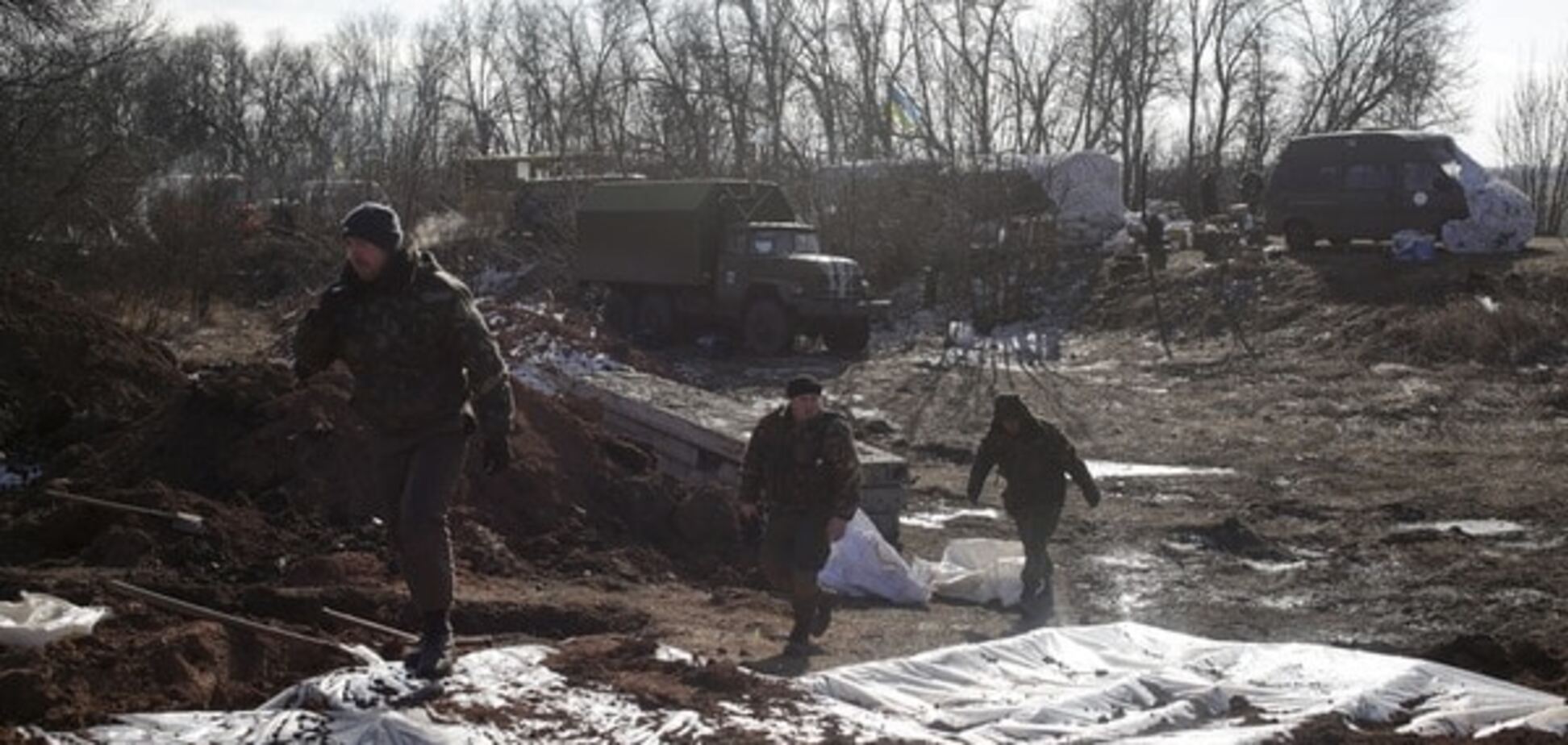 Донбасс разминируют: бомбы ищут в тракторах и заросших тропах
