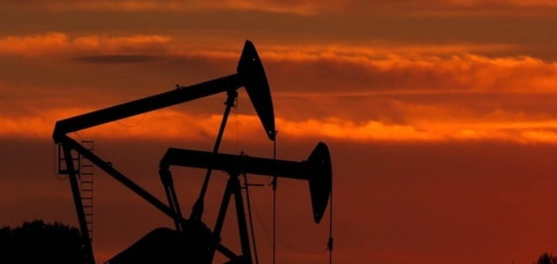 Нефть неоднозначно отреагировала на новости из США