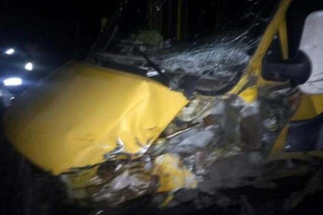 Под Киевом автомобиль протаранил маршрутку с пассажирами: подробности ДТП