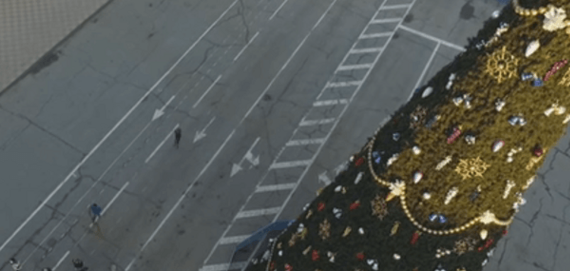 Главную елку-конус 'ЛНР' показали с высоты птичьего полета: видеофакт