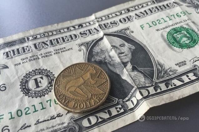 Очередной антирекорд: США отправили рубль в крутое пике