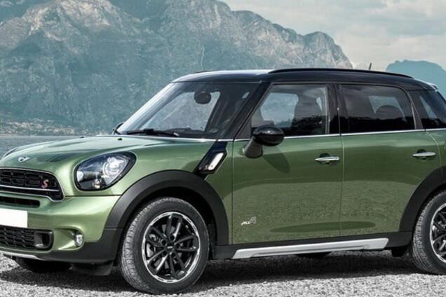 Размер неважен: топ-10 самых дорогих компактных авто